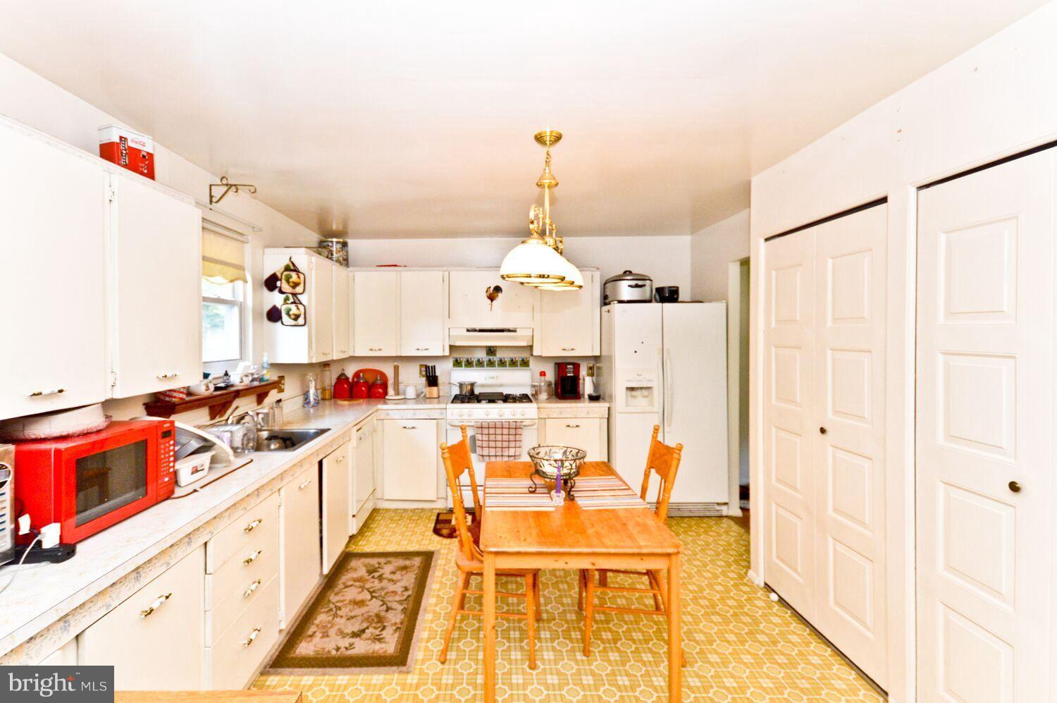8411 Snowden Loop Court Laurel, MD 20708 - Photo 5 of 10 Kitchen