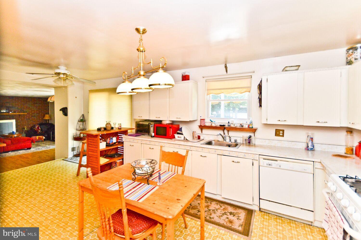 8411 Snowden Loop Court Laurel, MD 20708 - Photo 6 of 10 Kitchen