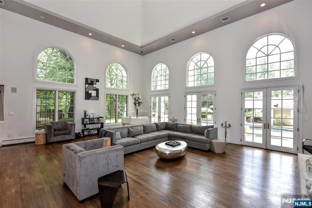 24 Wildwood Road Saddle River, NJ 07458 - Photo 12 of 27