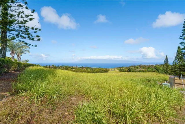 $2,700,000 | 218 Keoawa Street, Unit 16, Lahaina, HI 96761