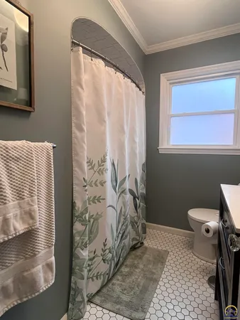 $240,000 | 1514 Southwest Oakley Avenue, Topeka, KS 66604