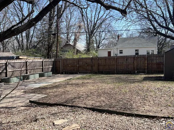 $240,000 | 1514 Southwest Oakley Avenue, Topeka, KS 66604