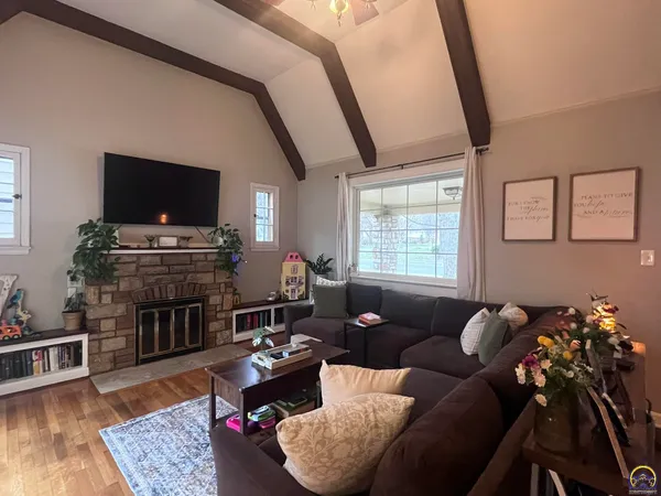 $240,000 | 1514 Southwest Oakley Avenue, Topeka, KS 66604