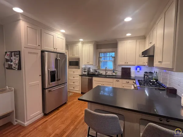 $240,000 | 1514 Southwest Oakley Avenue, Topeka, KS 66604