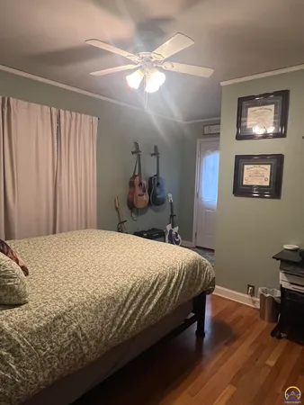 $240,000 | 1514 Southwest Oakley Avenue, Topeka, KS 66604