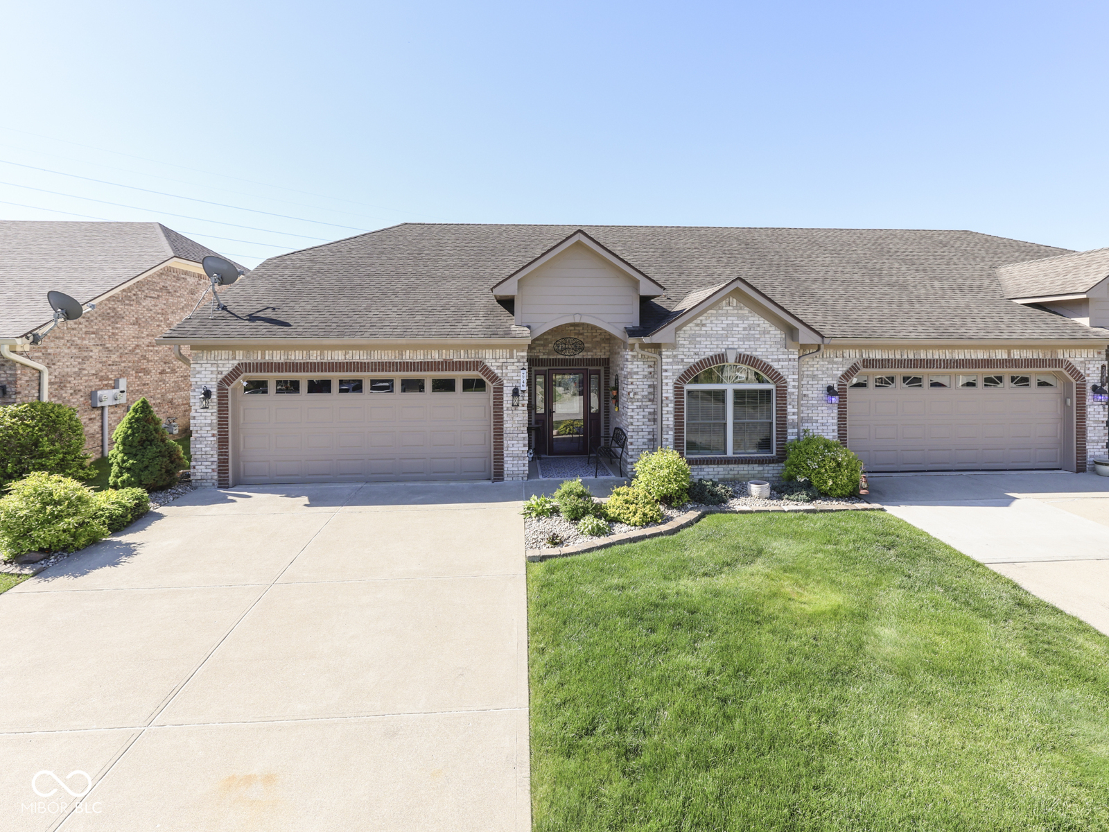 7746 Rosa Drive Indianapolis, IN 46237 - Photo 1 of 40