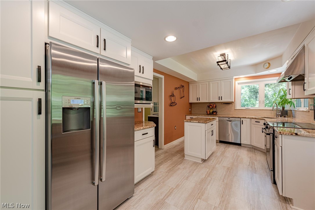 29549 Edgedale Road Cleveland, OH 44124 - Photo 11 of 34 Gallery Image 11