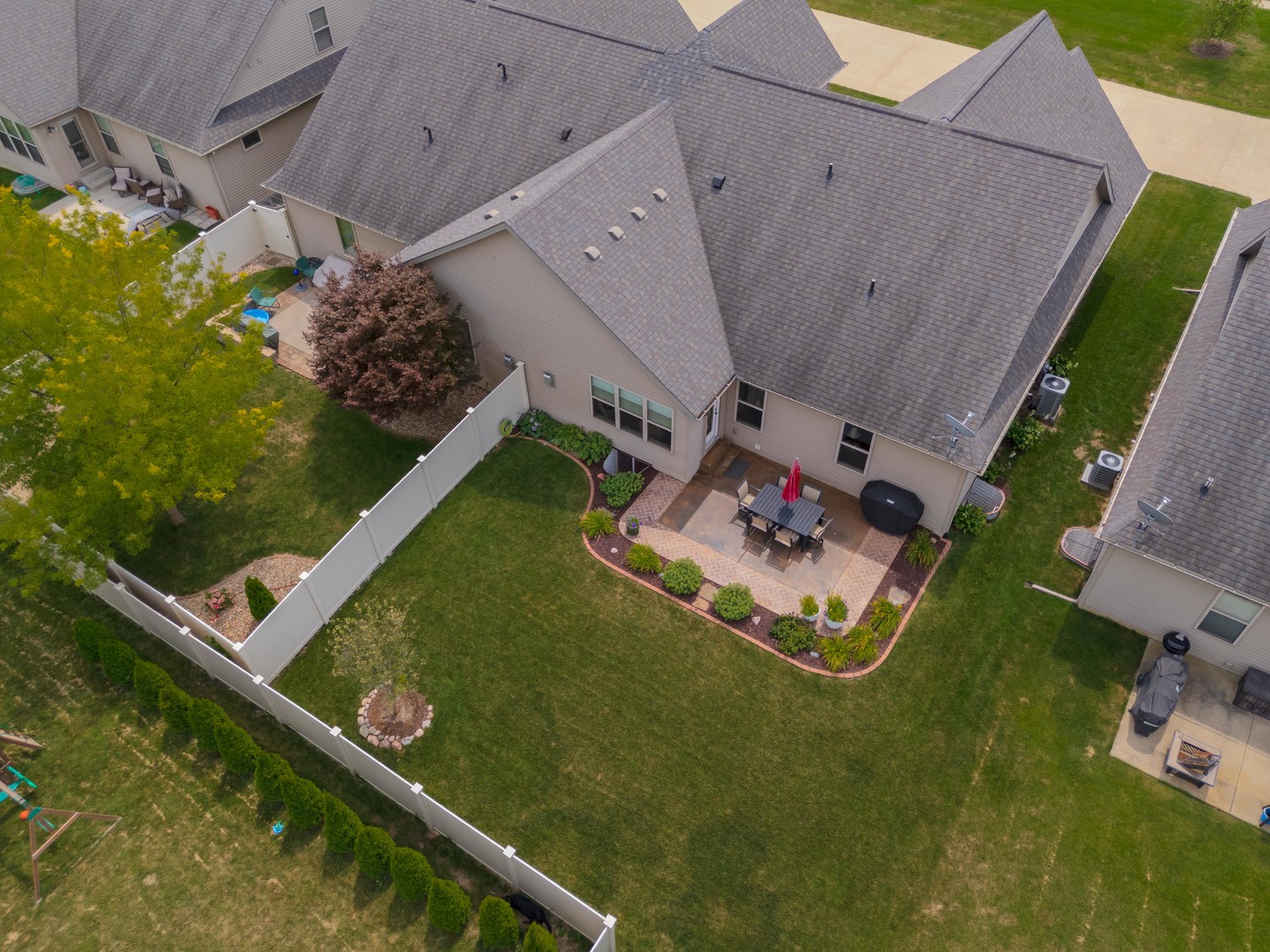 2610 Shepard Road Normal, IL 61761 - Photo 46 of 46 a view of a backyard with plants