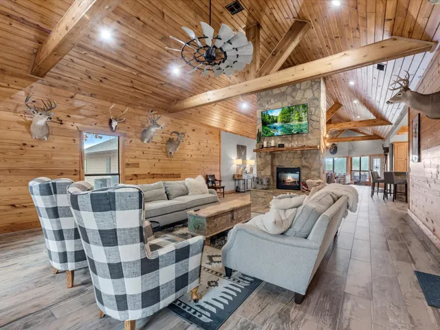 $2,900,000 | 5475 Old Bonner Road, Lufkin, TX 75904