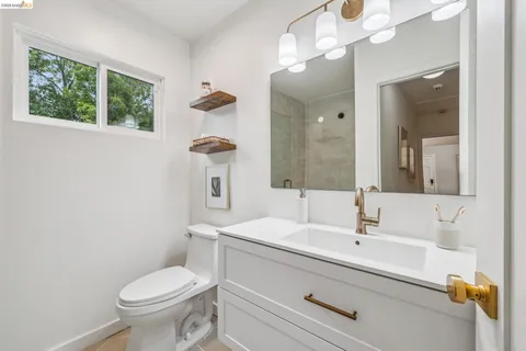 $895,000 | 3056 Roxbury Avenue, Oakland, CA 94605
