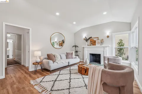 $895,000 | 3056 Roxbury Avenue, Oakland, CA 94605