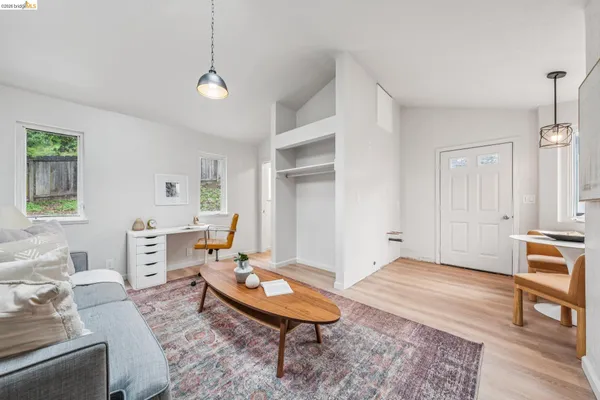 $895,000 | 3056 Roxbury Avenue, Oakland, CA 94605