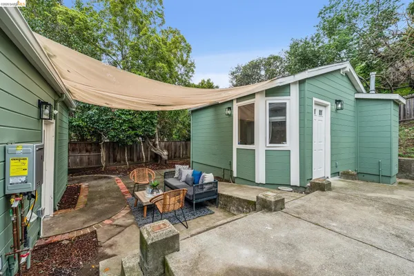 $895,000 | 3056 Roxbury Avenue, Oakland, CA 94605