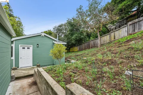 $895,000 | 3056 Roxbury Avenue, Oakland, CA 94605
