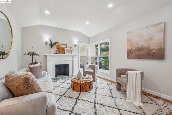 $895,000 | 3056 Roxbury Avenue, Oakland, CA 94605