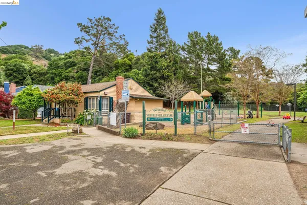 $895,000 | 3056 Roxbury Avenue, Oakland, CA 94605