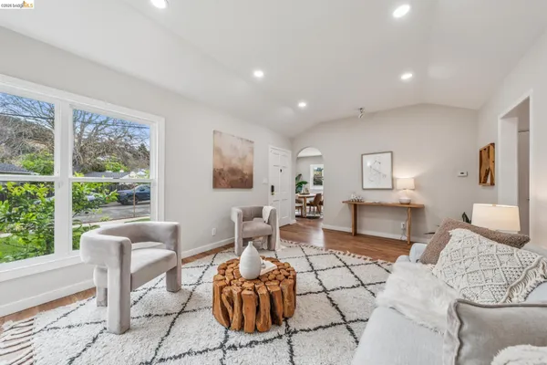 $895,000 | 3056 Roxbury Avenue, Oakland, CA 94605