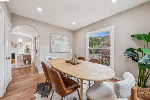 $895,000 | 3056 Roxbury Avenue, Oakland, CA 94605