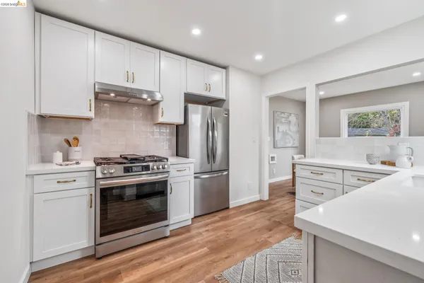 $895,000 | 3056 Roxbury Avenue, Oakland, CA 94605