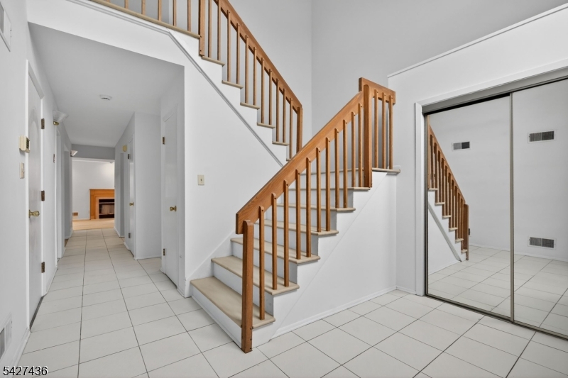 169 Castle Ridge Drive East Hanover, NJ 07936 - Photo 3 of 34