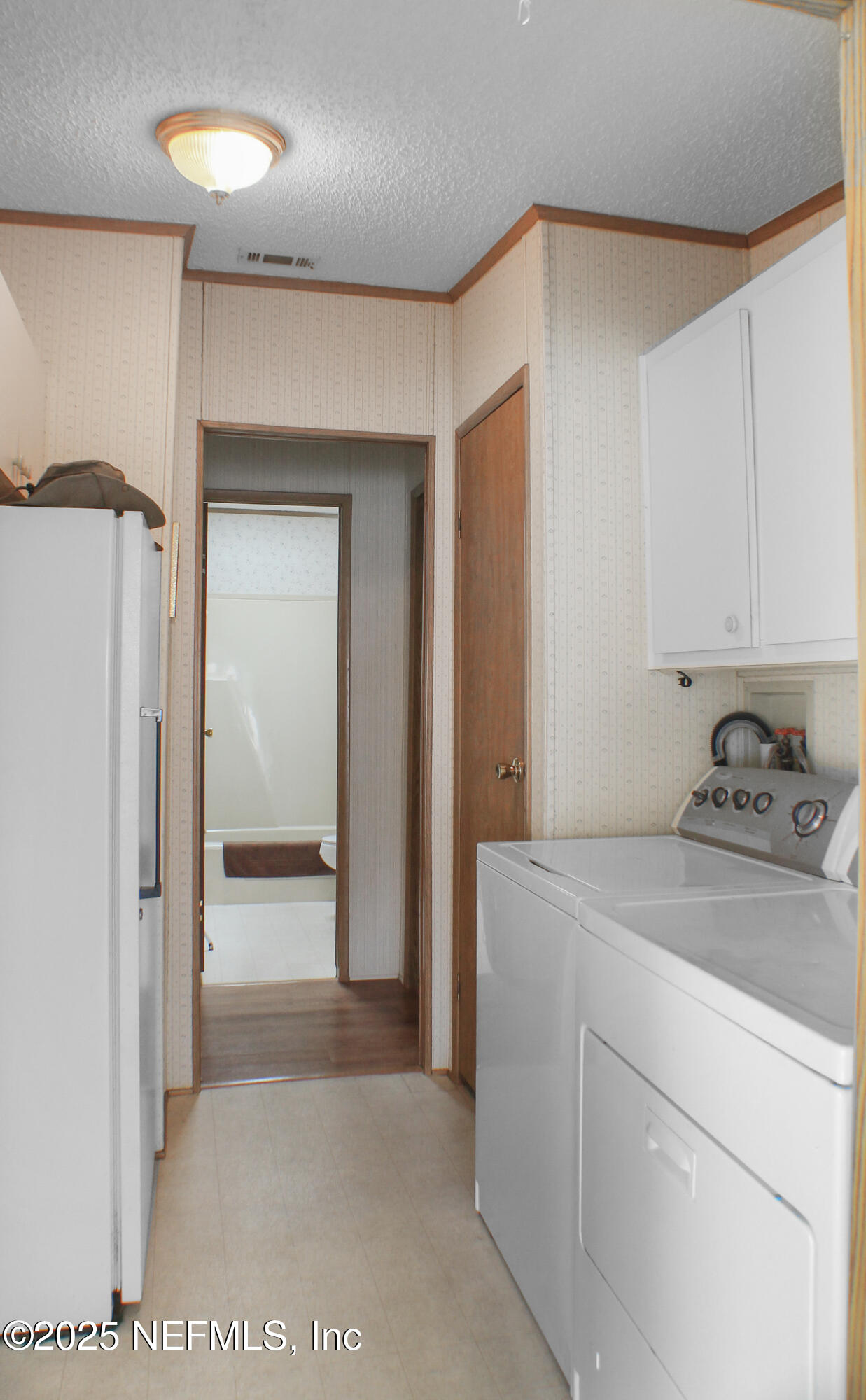 134 Magnolia Street Satsuma, FL 32189 - Photo 38 of 62 a view of utility room