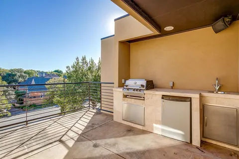 a view of outdoor space