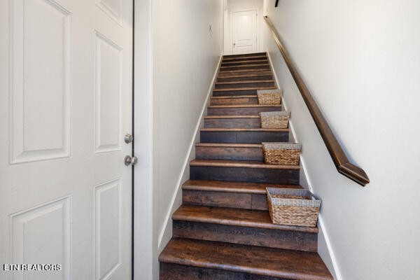 667 Turkey Nest Road Gatlinburg, TN 37738 - Photo 19 of 29 a view of entryway