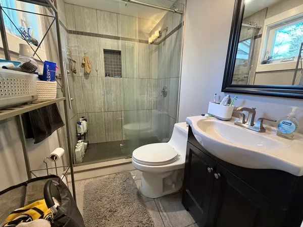 $3,500 | 176 Upland Avenue, Unit SINGLE FAM, Newton, MA 02461