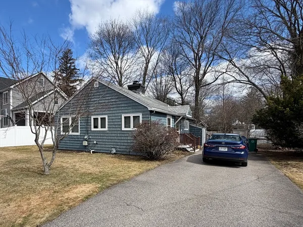 $3,500 | 176 Upland Avenue, Unit SINGLE FAM, Newton, MA 02461