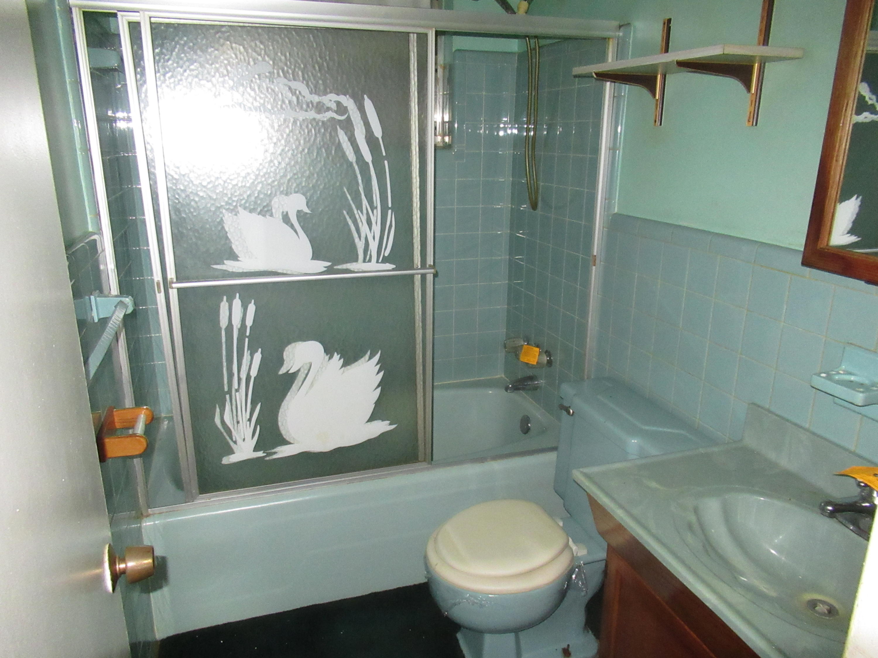 6115 Haddon Road West Palm Beach, FL 33417 - Photo 2 of 14 Bathroom