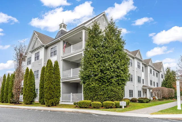 $525,000 | 332 Still Water Circle, Unit 332, Brookfield, CT 06804