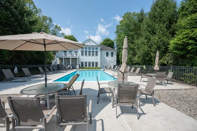 $525,000 | 332 Still Water Circle, Unit 332, Brookfield, CT 06804