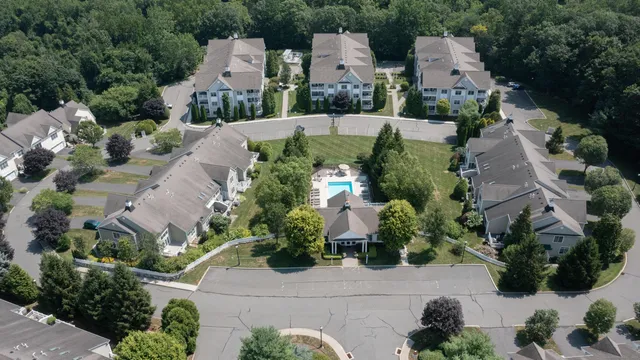 $525,000 | 332 Still Water Circle, Unit 332, Brookfield, CT 06804