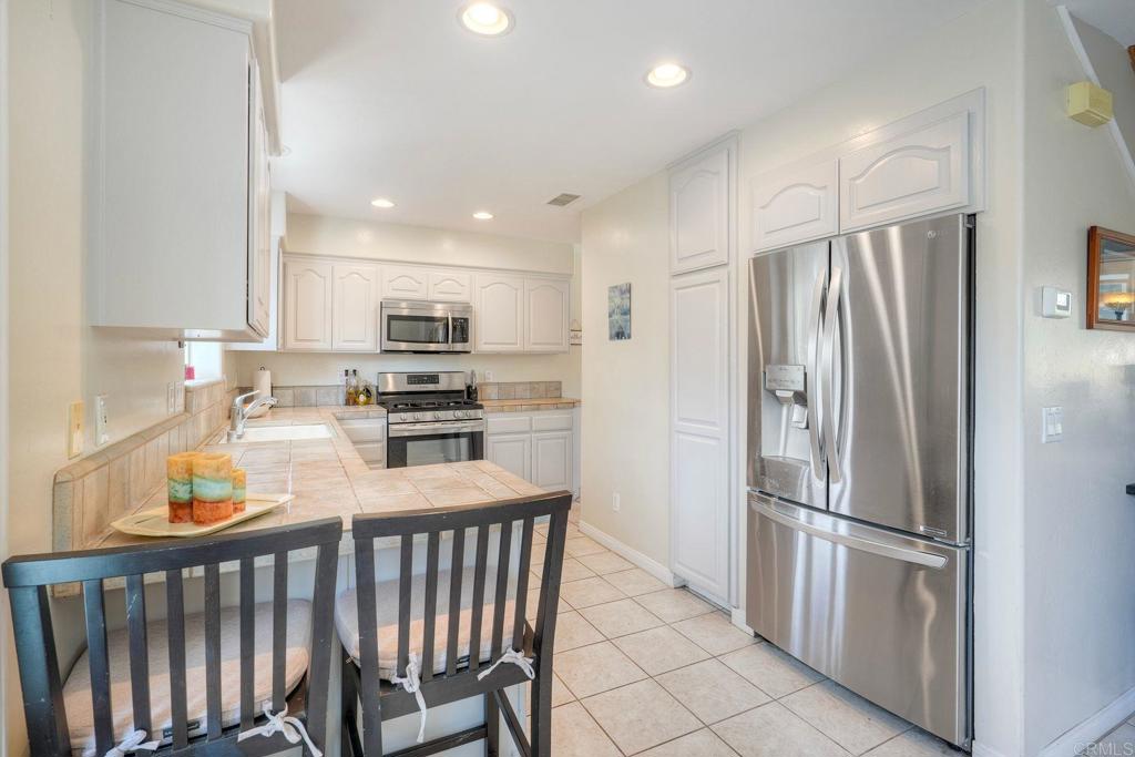 217 Sanford Street Encinitas, CA 92024 - Photo 7 of 41