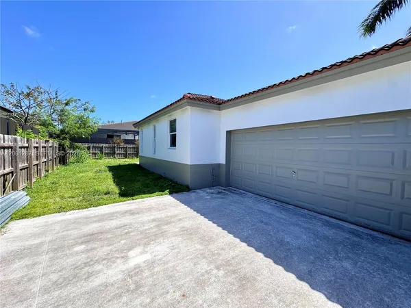 $3,500 | 21405 Ingraham Ave Road, Cutler Bay, FL 33189