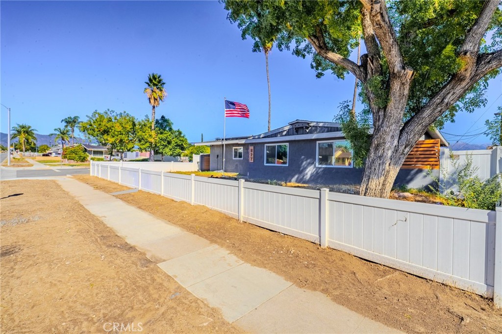 827 South Riverside Avenue Rialto, CA 92376 - Photo 48 of 60