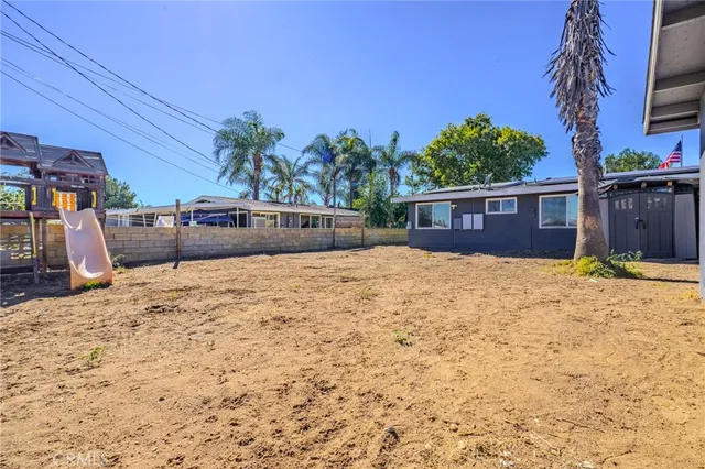 $560,000 | 827 South Riverside Avenue, Rialto, CA 92376