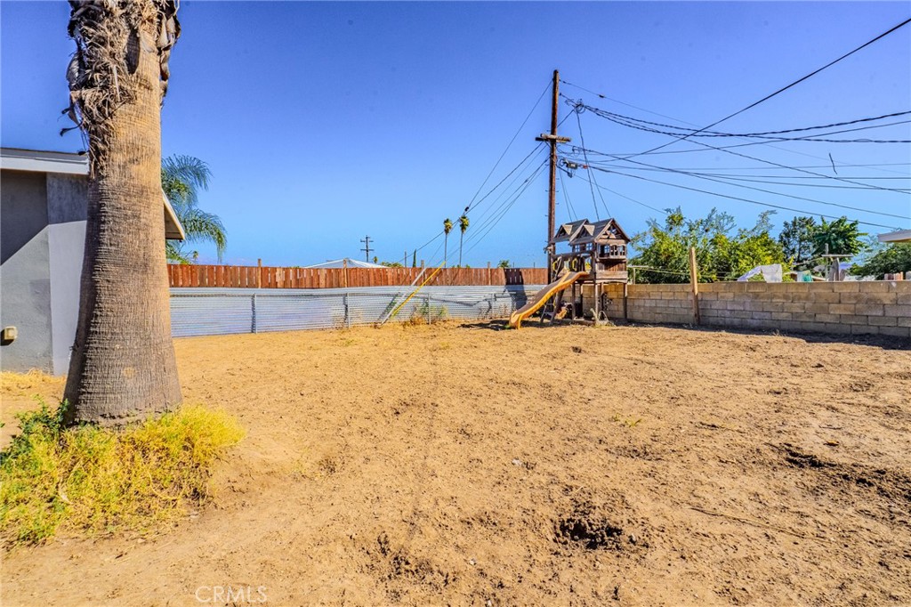 827 South Riverside Avenue Rialto, CA 92376 - Photo 52 of 60