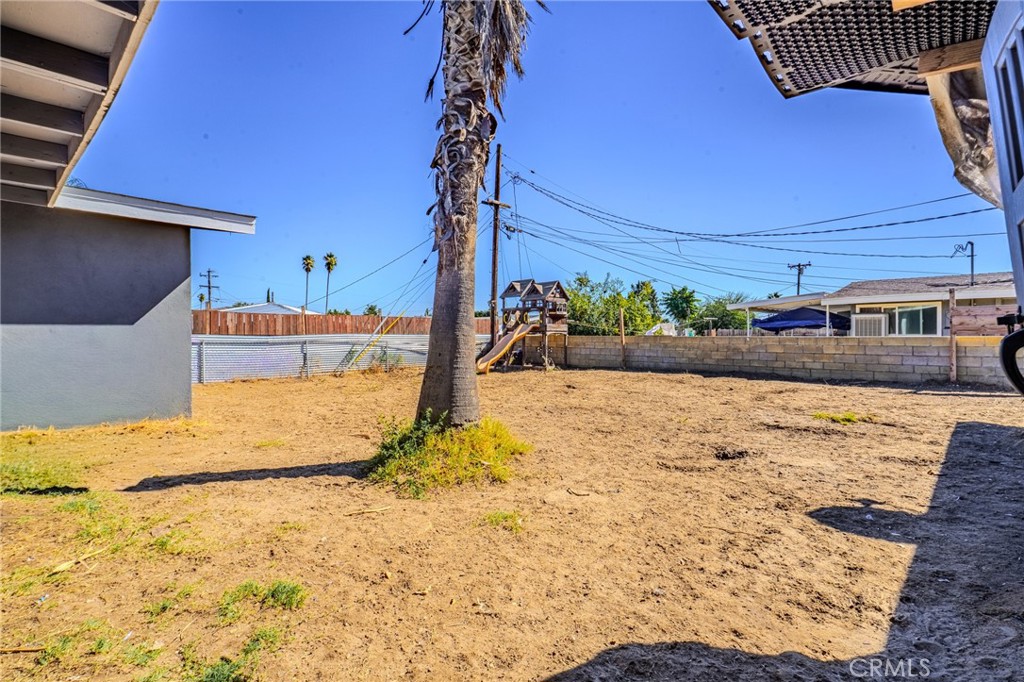 827 South Riverside Avenue Rialto, CA 92376 - Photo 53 of 60 a view of a backyard of the house