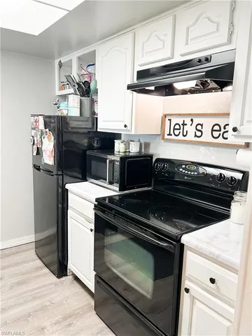 $189,900 | 3062 Kings Lake Boulevard, Unit 7511, Naples, FL 34112