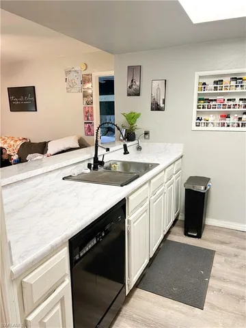 $189,900 | 3062 Kings Lake Boulevard, Unit 7511, Naples, FL 34112