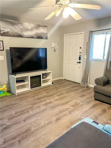 $189,900 | 3062 Kings Lake Boulevard, Unit 7511, Naples, FL 34112