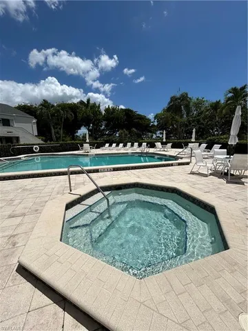 $189,900 | 3062 Kings Lake Boulevard, Unit 7511, Naples, FL 34112