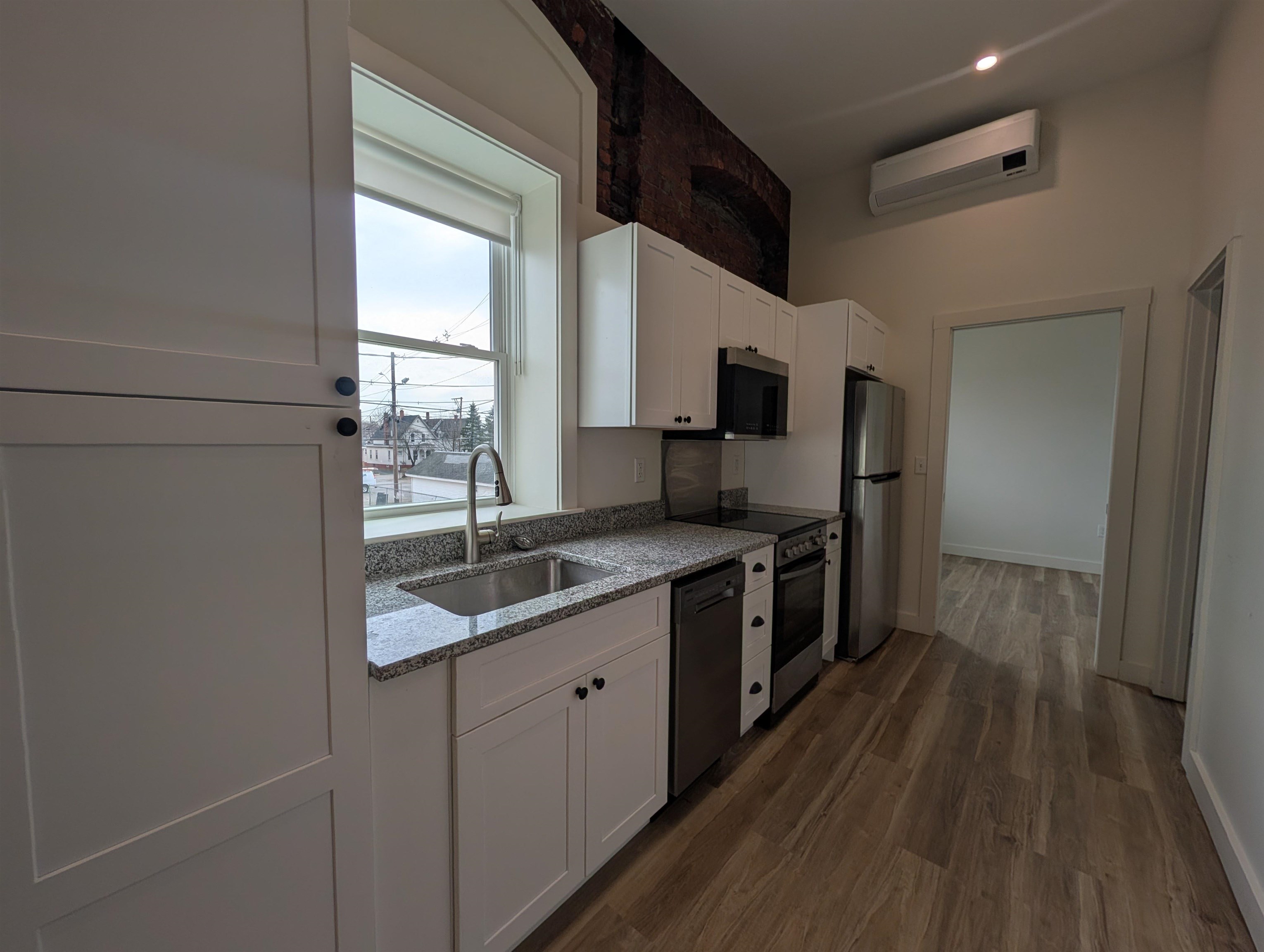 22 South Main Street, Unit 205 Rochester, NH 03867 - Photo 15 of 42