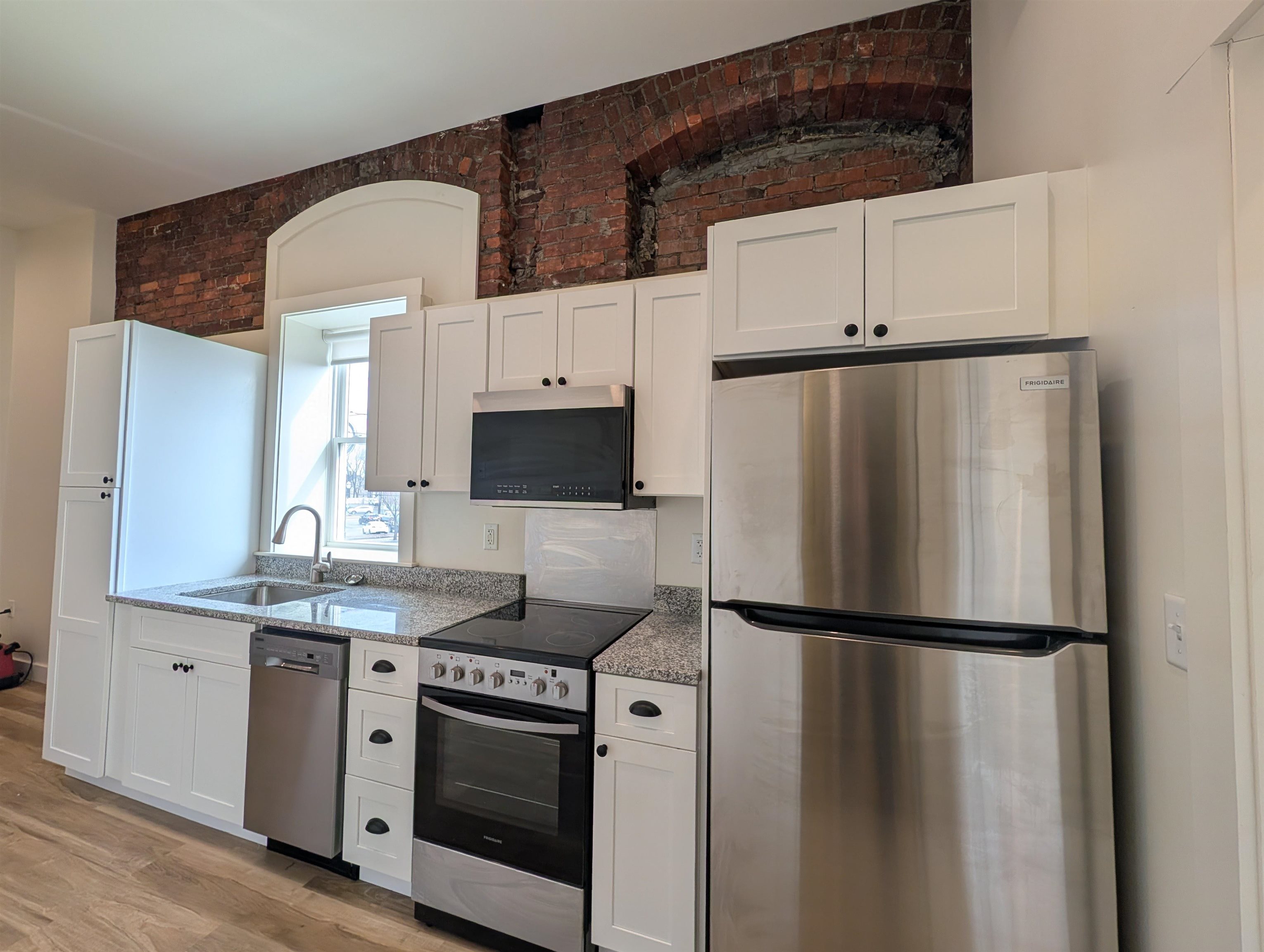 22 South Main Street, Unit 205 Rochester, NH 03867 - Photo 16 of 42