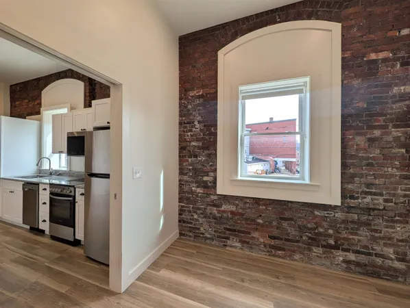 $1,995 | 22 South Main Street, Unit 205, Rochester, NH 03867