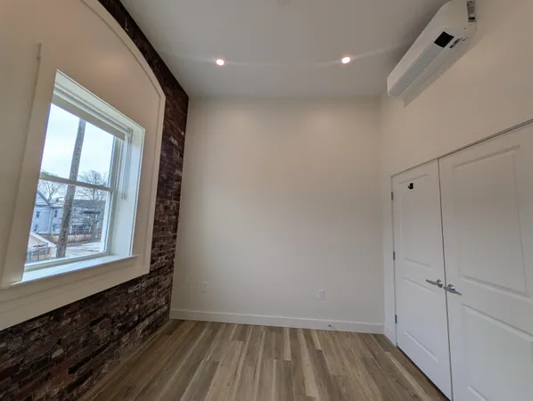 $1,995 | 22 South Main Street, Unit 205, Rochester, NH 03867