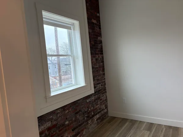 $1,995 | 22 South Main Street, Unit 205, Rochester, NH 03867