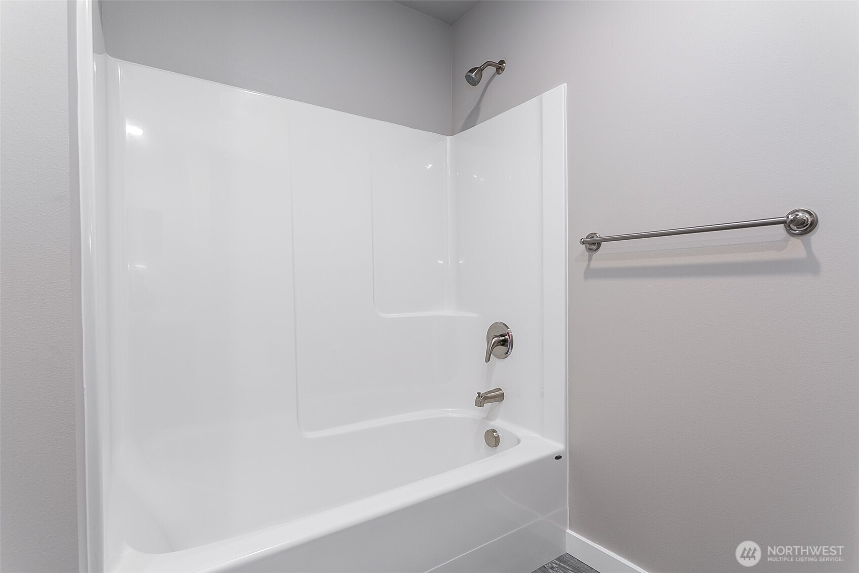 1817 Eastgate Loop Ferndale, WA 98248 - Photo 17 of 32 a bathroom with a bathtub