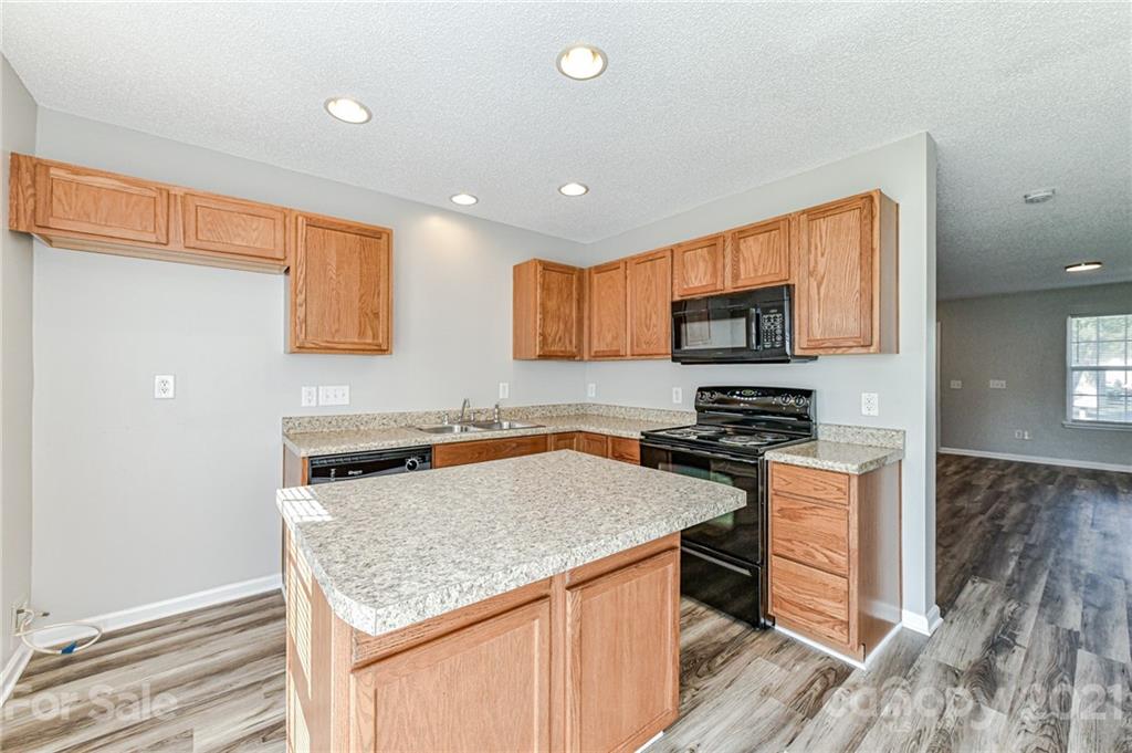 10556 Broken Branch Road Charlotte, NC 28213 - Photo 13 of 32 Gallery Image 13